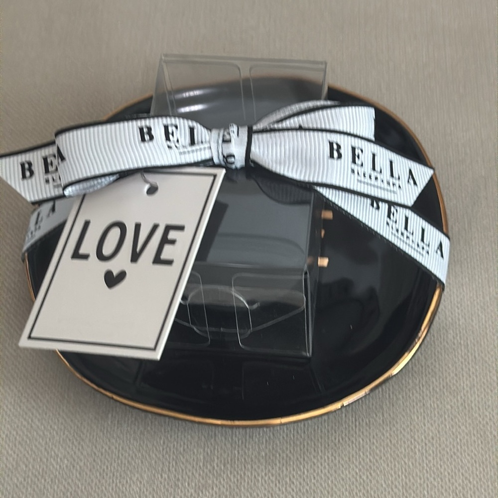 Bella Sleep and Spa Ceramic‎ Tray with Beauty Blender